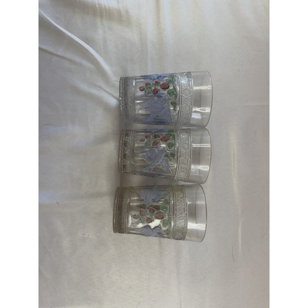Early 1900 Indiana Glass Co. Bird And Strawberry Antique Cups - Picture 8 of 8